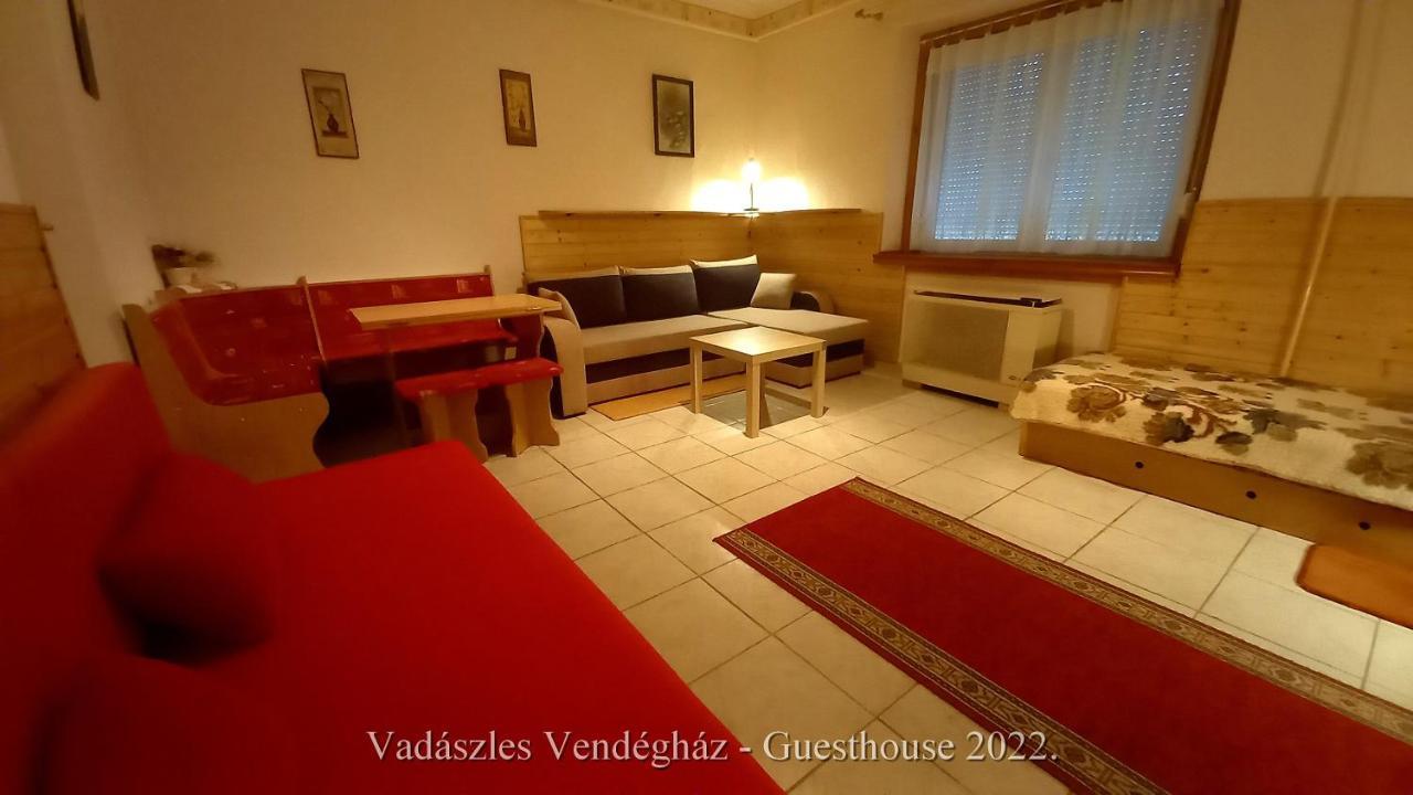 Vadaszles Vendeghaz Bukkszentmarton المظهر الخارجي الصورة